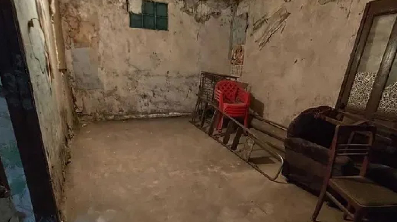 Продадуть за 15 тис. доларів — як виглядає найбільш занедбана квартира в Одесі - фото 4