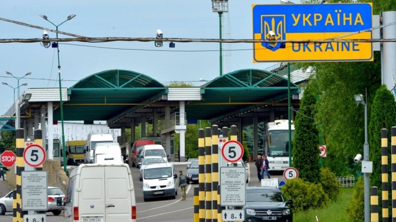 Електронна черга для водіїв на кордоні з Польщею: де та як працює