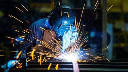 Зварник із вадами слуху ухилився від служби: вирок суду - 285x160