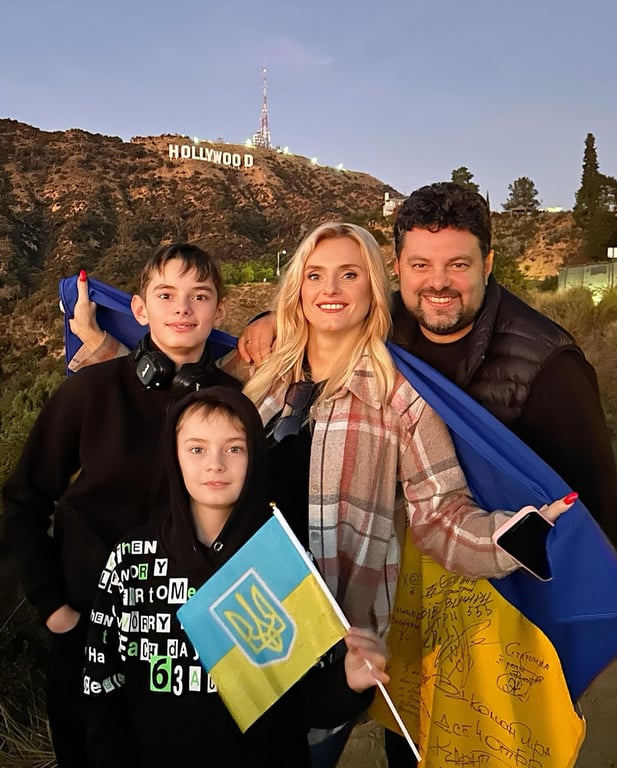 Ірина Федишин з чоловіком та синами у Лос-Анджелесі