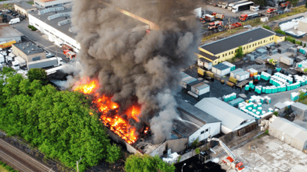 В Польше произошел большой пожар на складе с химикатами - 285x160