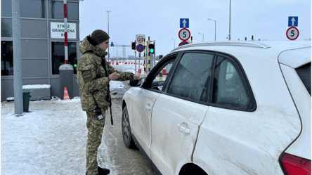 Очереди на границе Украины — придется ли водителям ждать с утра - 285x160