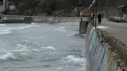 Море в Одессе смыло один из пляжей — какая ситуация сейчас (фото) - 285x160