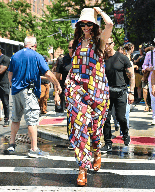 Трендова модель босоніжок з 70-х