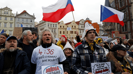 Протест у Чехії: мешканці вимагають зберегти систему фінансування суспільних ЗМІ - 285x160