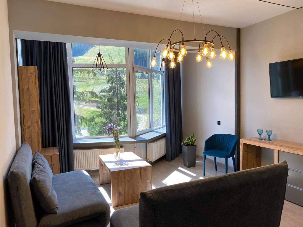 Дeшeвий вiдпoчинoк в Укpaїнi тa Євpoпi — мicтa тa цiни - фoтo 3