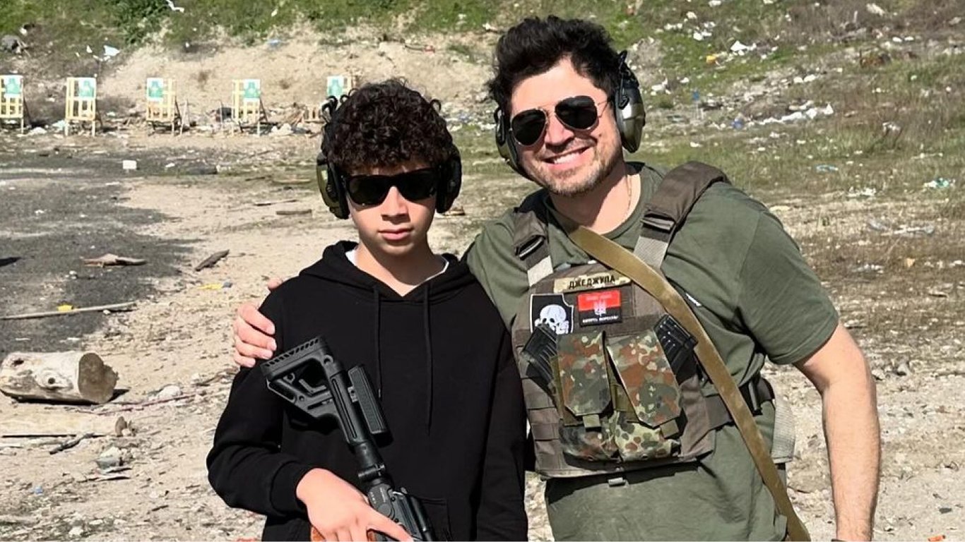 Андрей Джеджула привел 15-летнего сына на полигон — реакция соцсетей