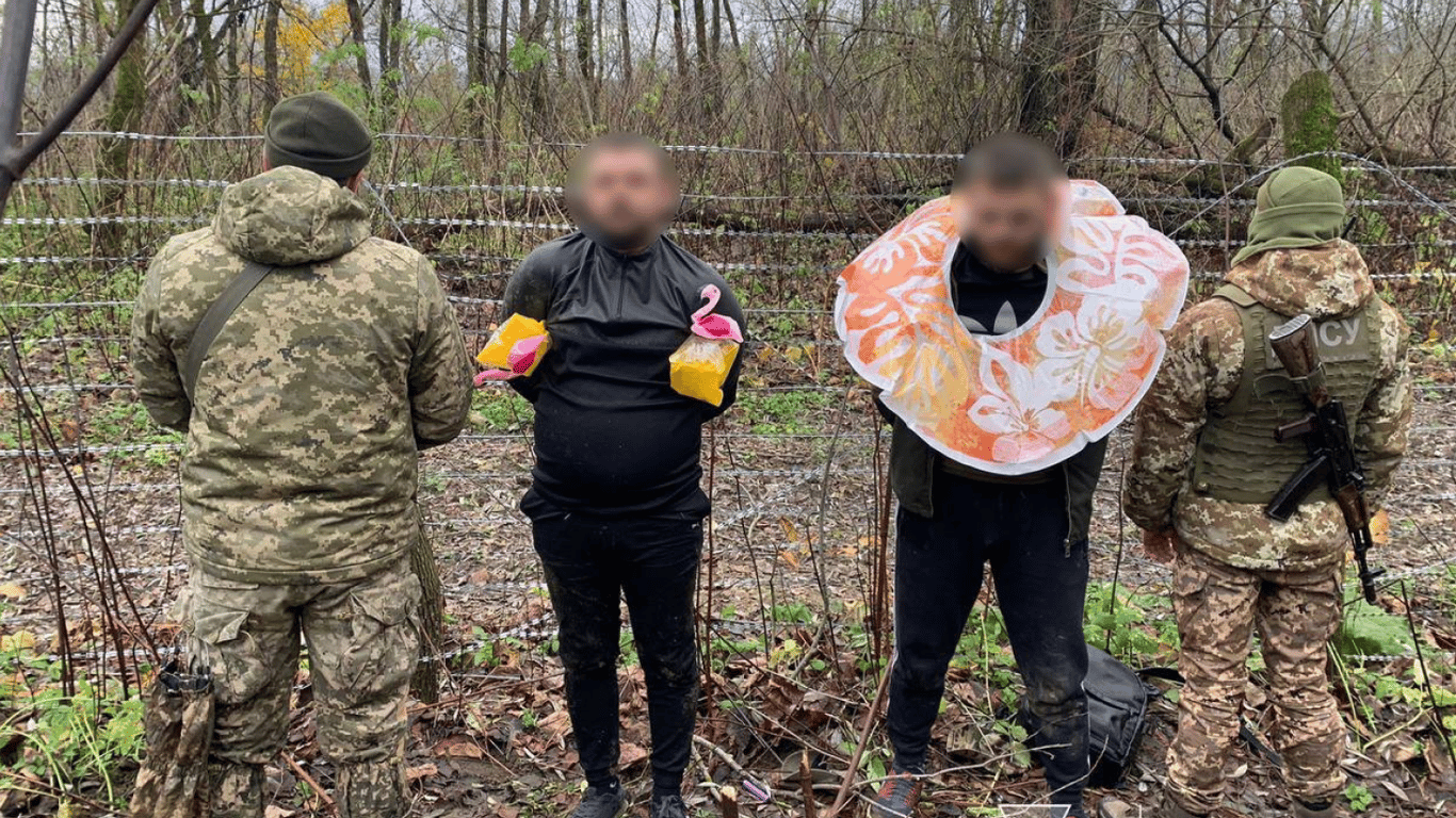 Ухилянти намагалися перетнути кордон України на дитячих надувних колах