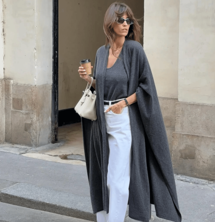 Длинный кардиган может дополнить любой образ