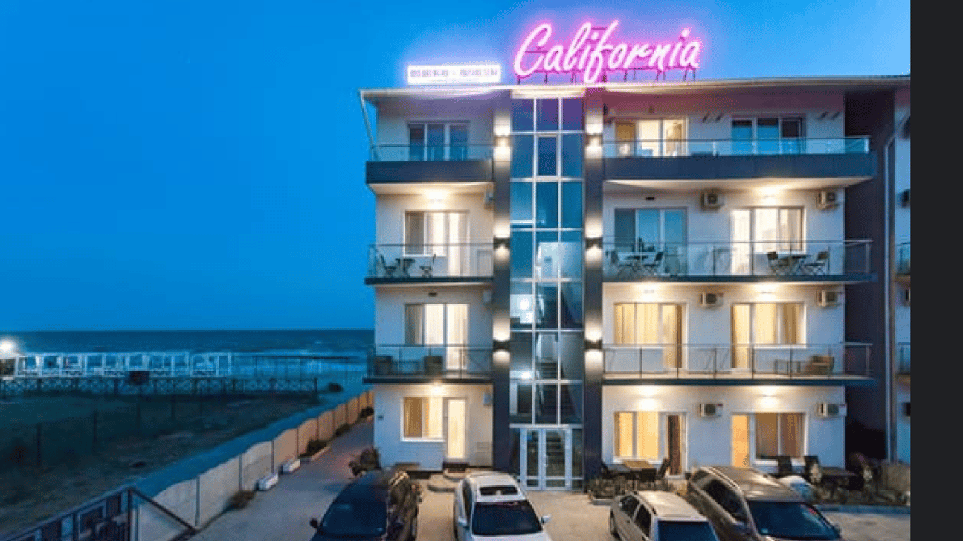 Готель "California"
