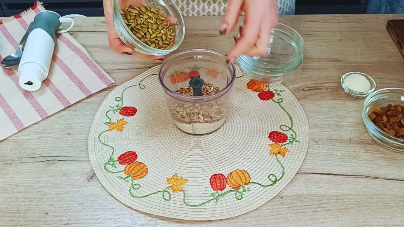 корисна суміш із насіння та меду, зміцнює імунітет і додає енергії