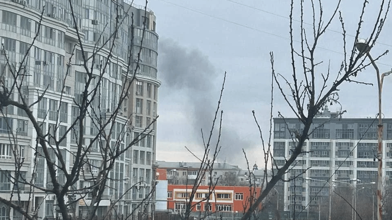 У Бєлгороді знову чутно вибухи — в місті оголошено повітряну тривогу