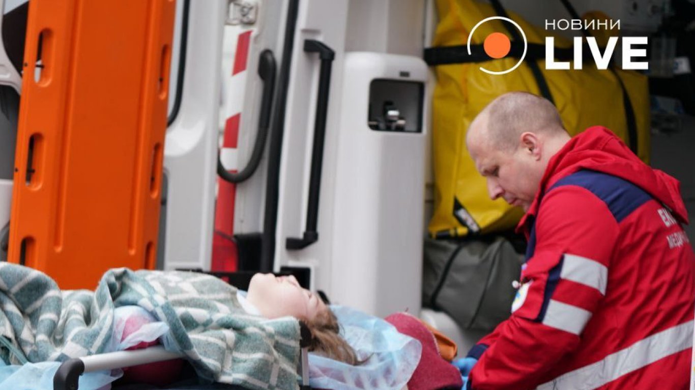Термінова евакуація пацієнтів з київських лікарень почалася — фото Новини.LIVE