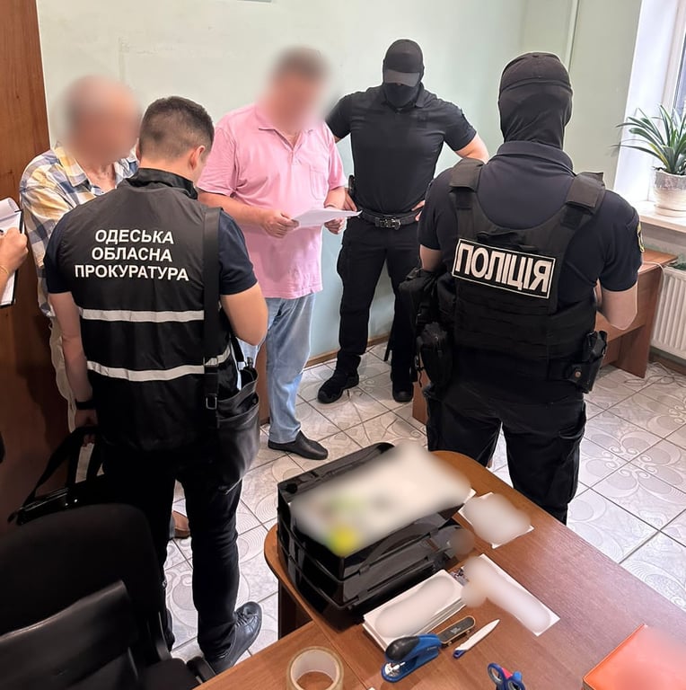 Затримання хабарника. Фото: ГУНП в Одеській області