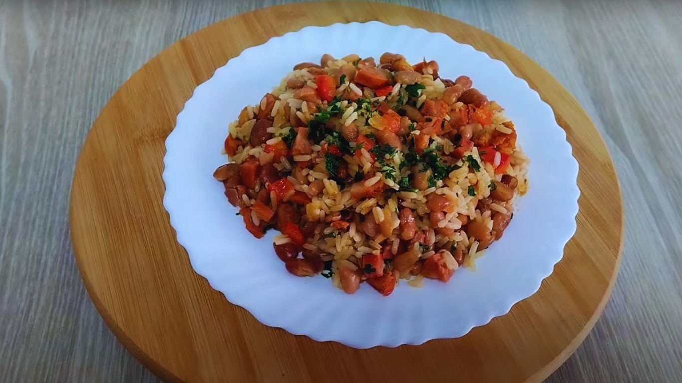 Рис та квасоля для поживного обіду — відео рецепт