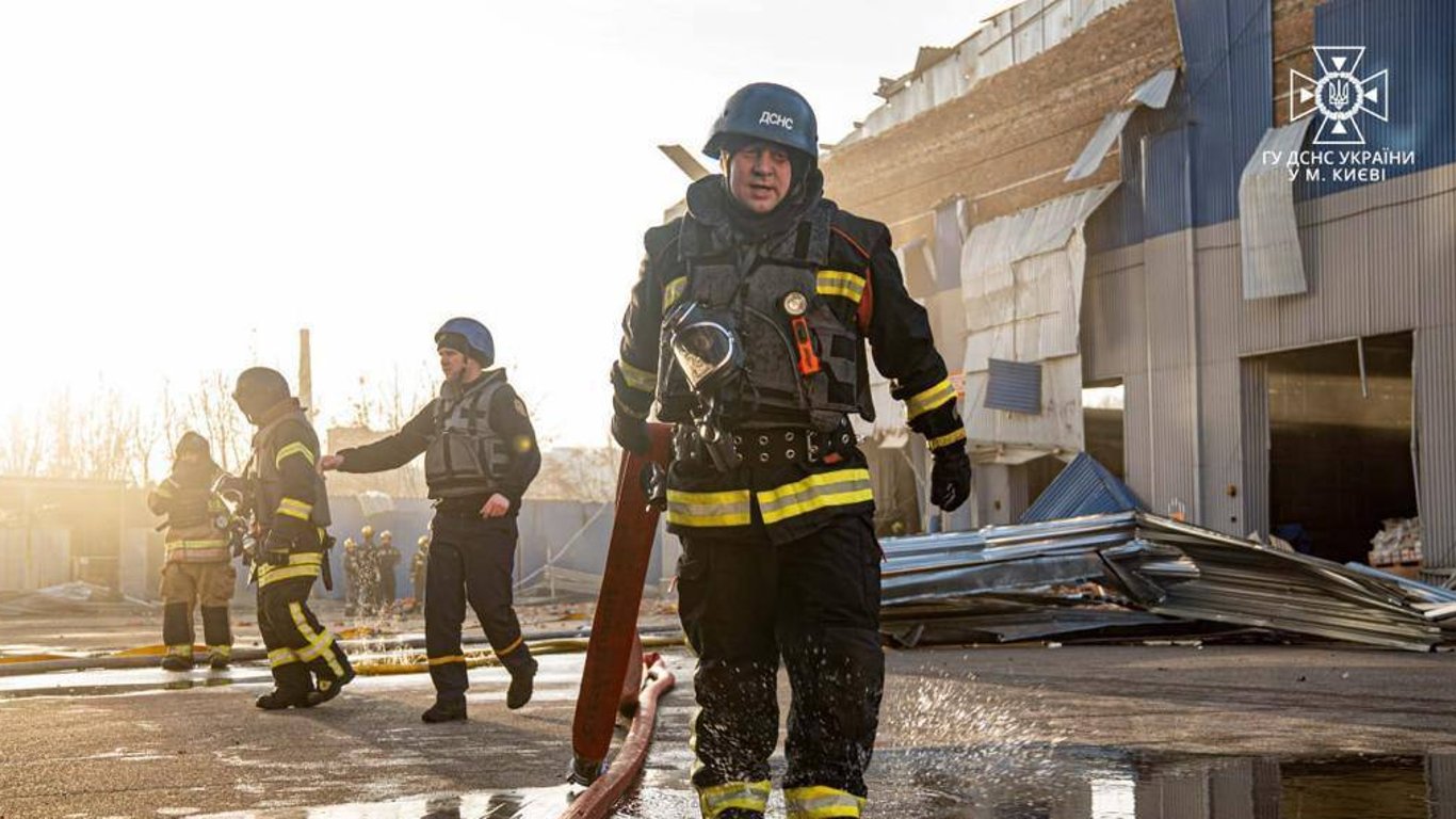 В Киеве из-под завалов извлекли тело еще одного погибшего 29 декабря