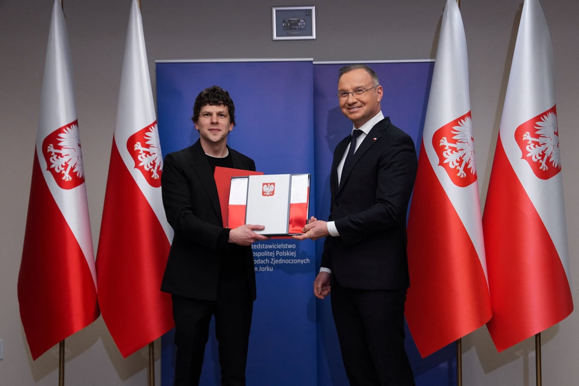 Джессі Айзенберг отримав польське громадянство - фото