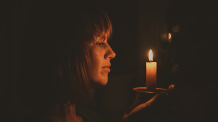 Не сидите в темноте — какие свечи лучше держать дома на случай блэкаута - 285x160