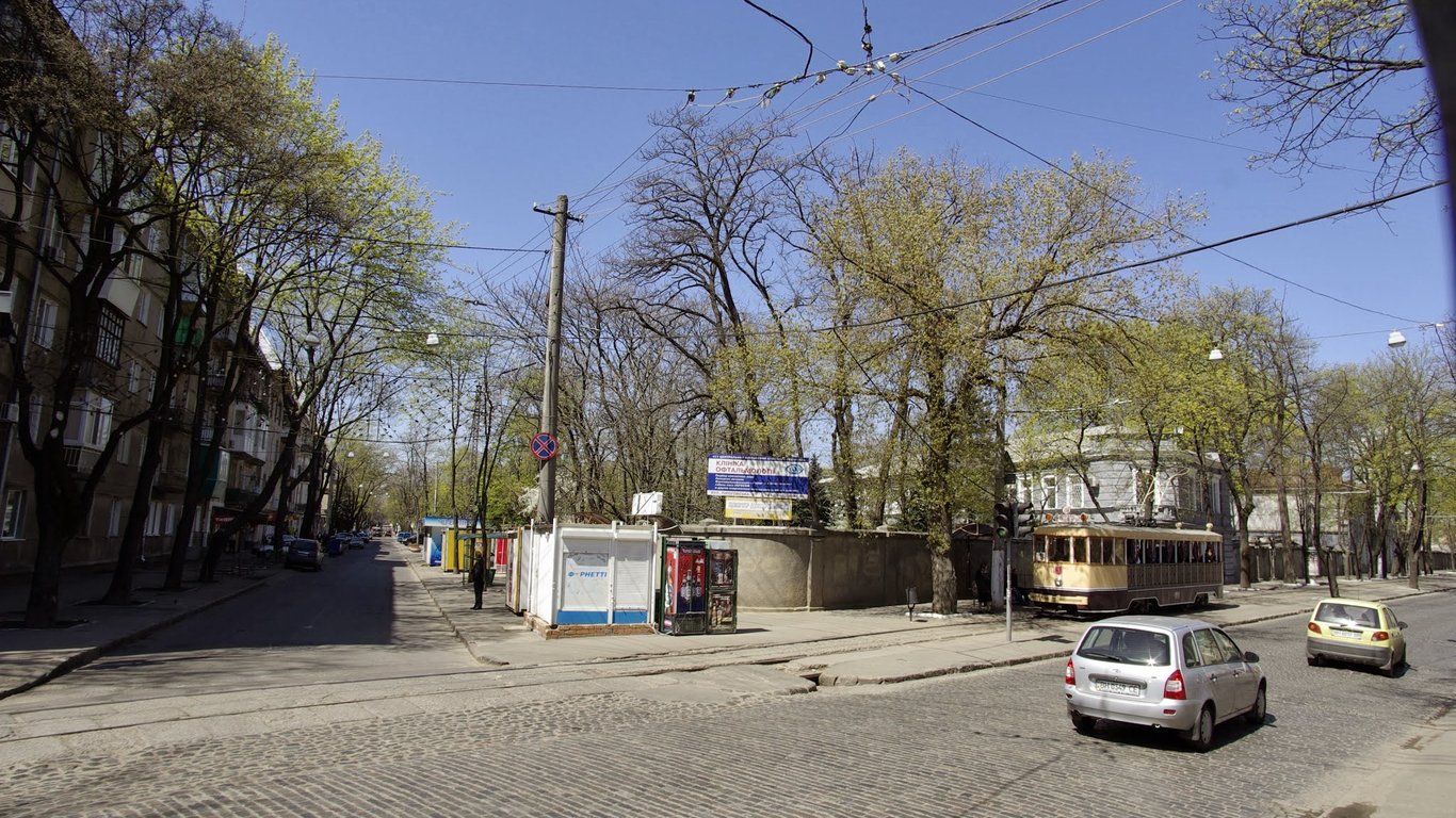 В Одесі відкривають транзитний рух транспорту по вулиці Пироговська