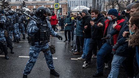 Росіян затримують на мітингах проти обмеження інтернету - 285x160