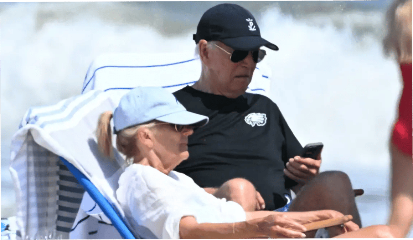 Байден проводит 40% в отпуске