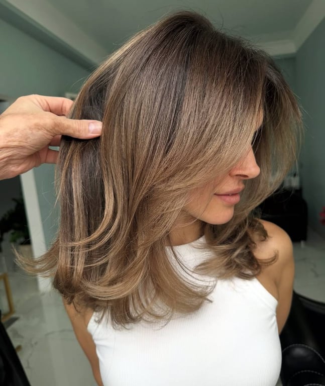 Градуйована стрижка найкращий вигляд має на тонкому волоссі