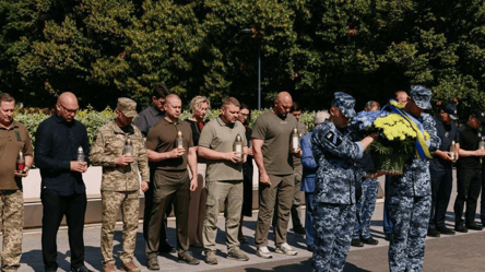 В Одесі вшанували пам'ять тих, хто загинув у полоні: фото - 290x166