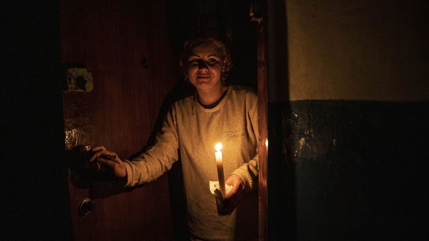 Відключення світла — у ДТЕК показали графіки для Києва на завтра