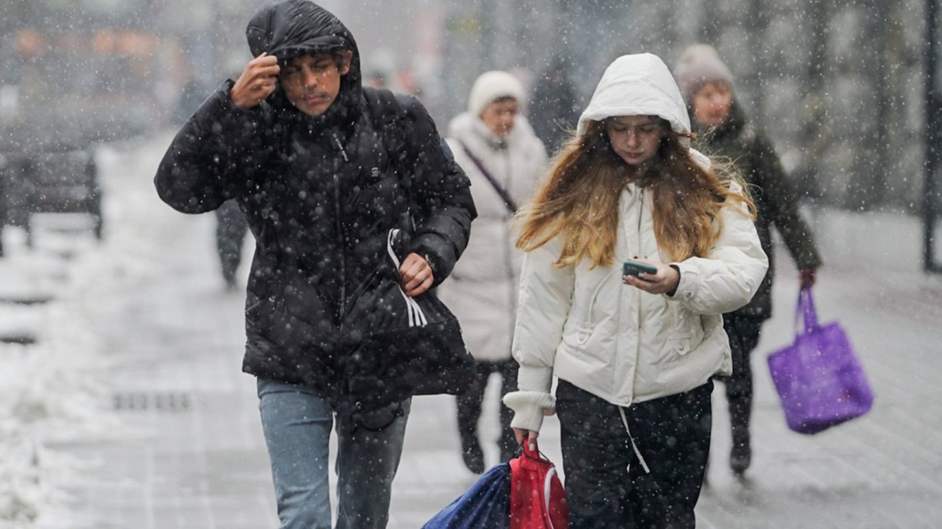 В Києві 23 грудня випав мокрий сніг