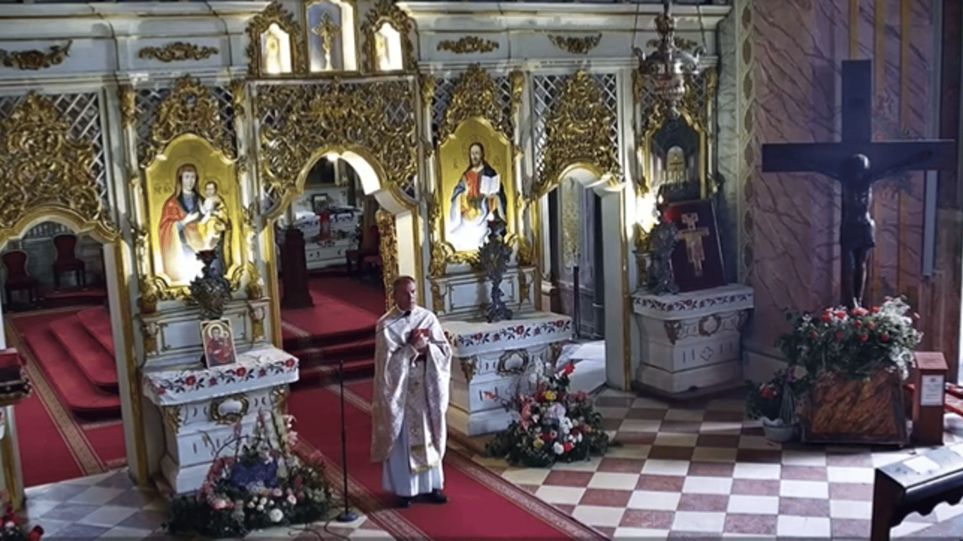 В Ужгороді священик назвав росіян "великим народом" та молився про примирення РФ та України