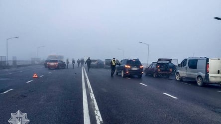 Во Львове произошло сразу три ДТП — столкнулось 27 авто - 290x166