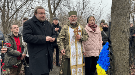 В Харькове почтили память Героев Крут — фоторепортаж - 290x166