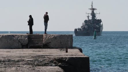 Кораблі в Чорному морі заведені у пункти базування — де залишається загроза - 285x160