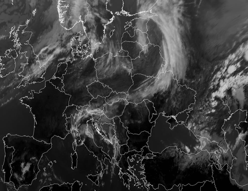 Дощі оминуть більшість областей — якою буде погода завтра - фото 4