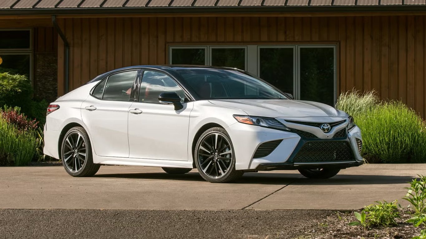 Семь худших модельных выпусков Toyota Camry