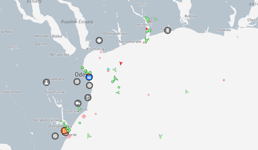 Загрузка судов в портах Большой Одессы продолжается — подробности экспорта - фото 1