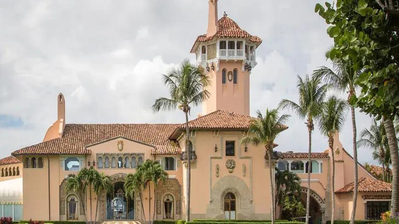 Гроші, золото і секретні кімнати — що приховує маєток Трампа - фото 1