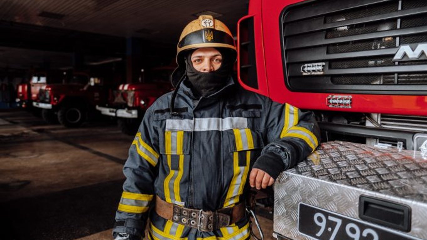 Робота в "Азов" — які умови праці бригада пропонує пожежним-водіям