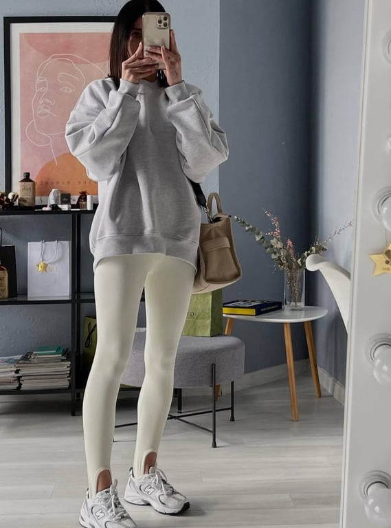 Кросівки, які можуть стати базою гардеробу