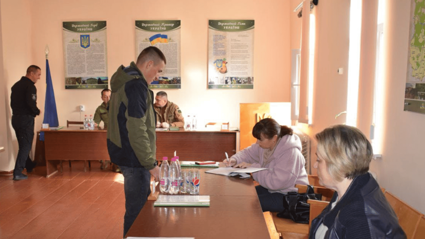 Одного из начальников Звягельского районного ТЦК и СП отстранили от исполнения служебных обязанностей