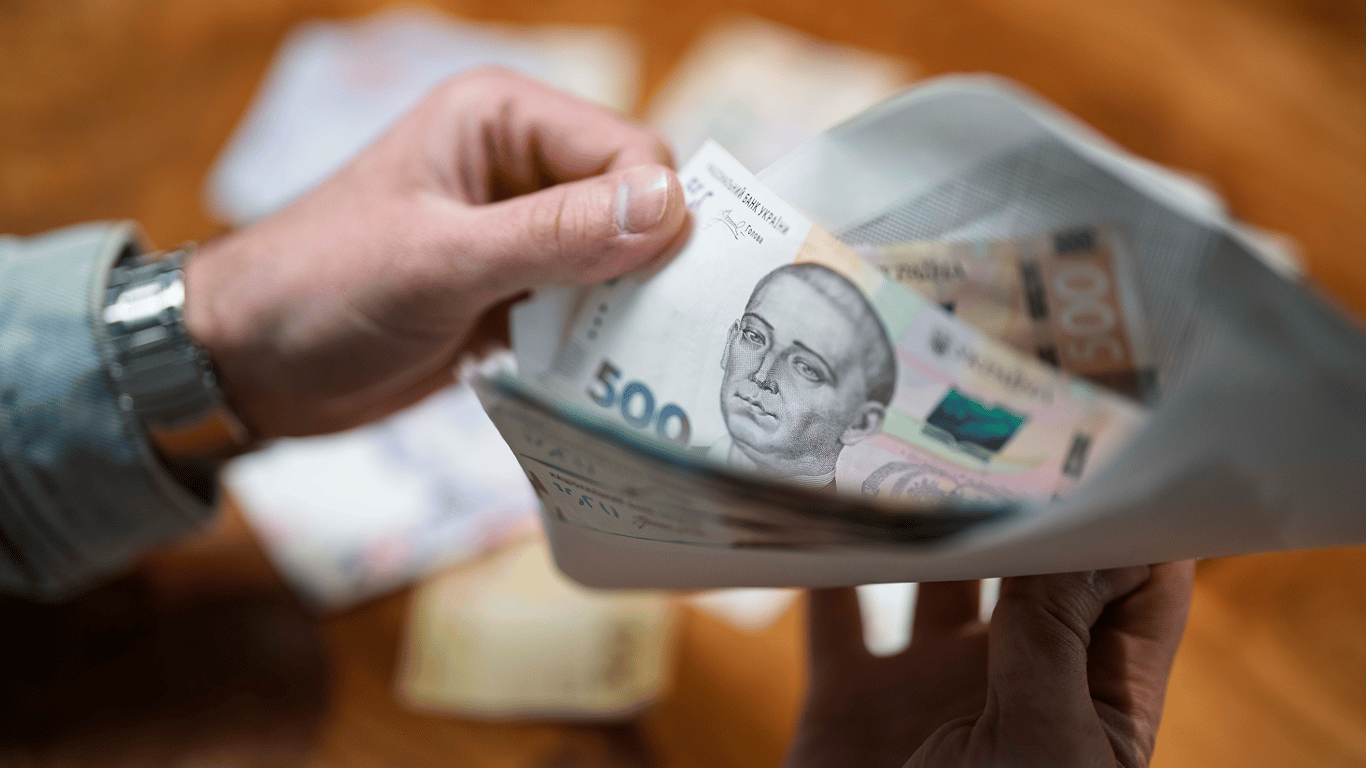 Соцстандарти в Україні: що буде з мінімалкою та прожитковим мінмумом з 1 травня