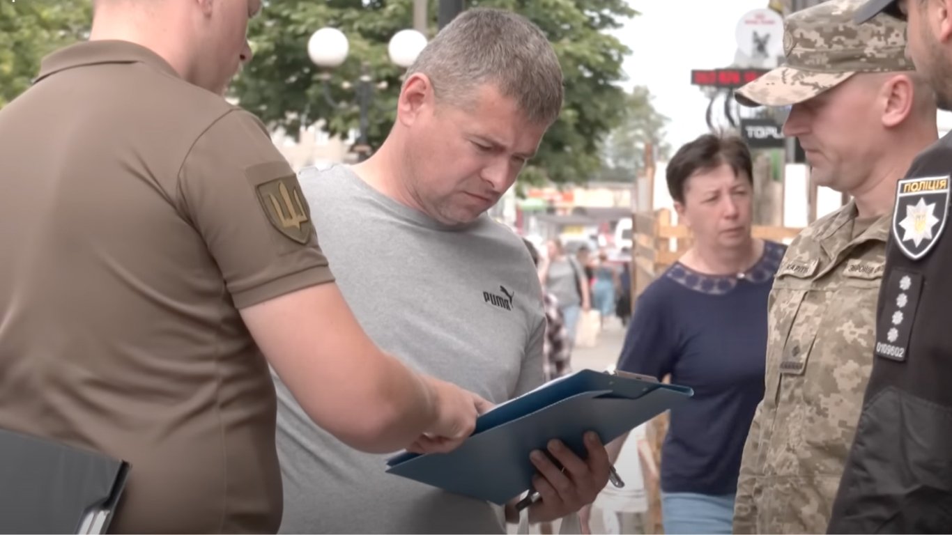 В центре Киева дезертир избил военного - реакция ТЦК