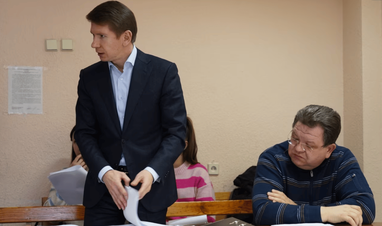 Миграционная служба прекратила рассмотрение дела о лишении гражданства судьи Львова