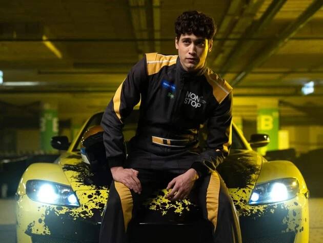 На драйві, Іван Довженко