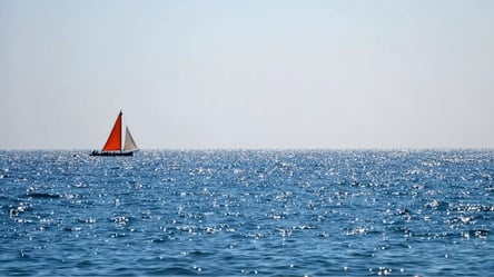 У Середземному морі перекинулося судно: десятки людей вважаються зниклими або загиблими - 285x160