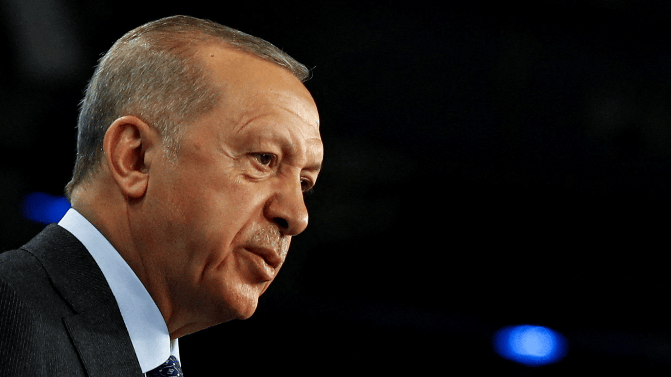 У Туреччині на парламентських виборах перемагає партія Ердогана