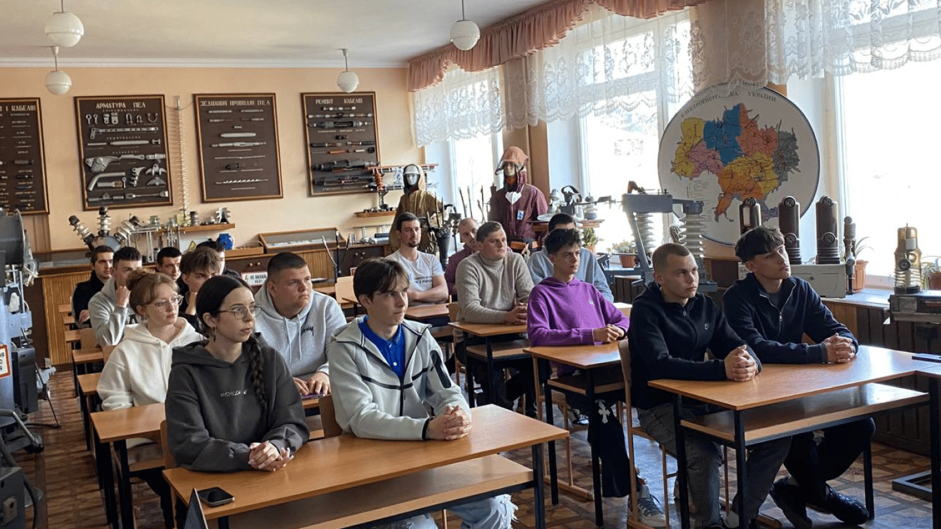 Відстрочка після відрахування з коледжу: громадянин має ще 3 тижні