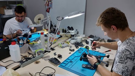 В "Азов" приглашают знатоков БпЛА — предлагают хорошую зарплату - 285x160