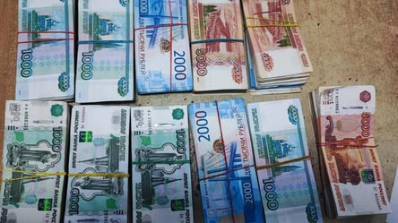 Шкарпетки на 2,5 мільйони рублів: одеські митники виявили приховану валюту - 285x160