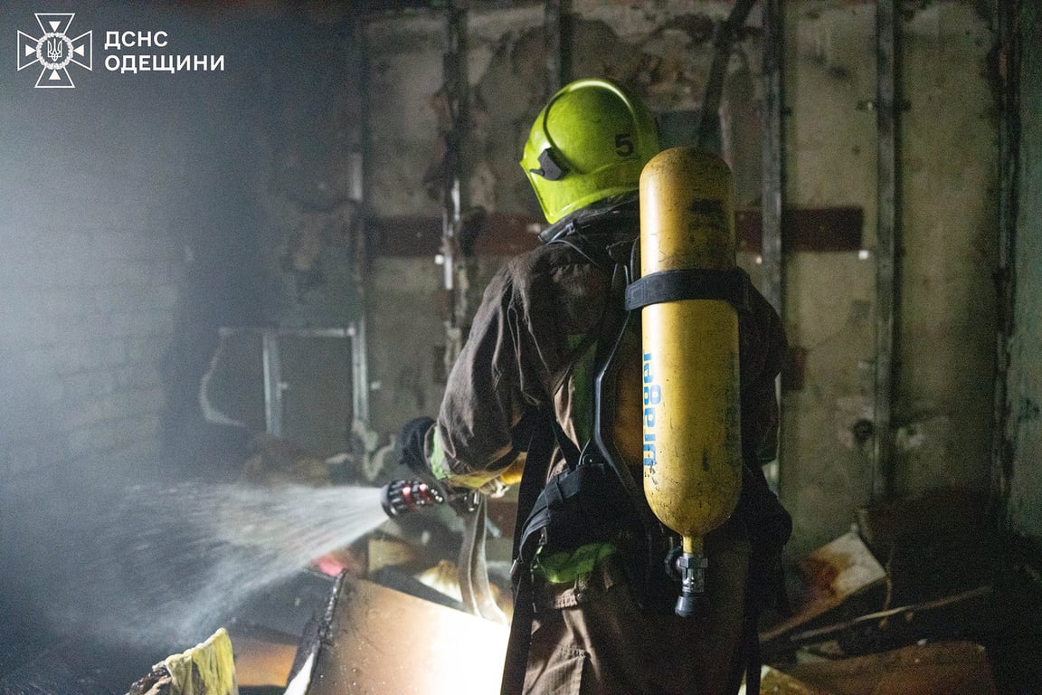 Пожежа в одеській багатоповерхівці 